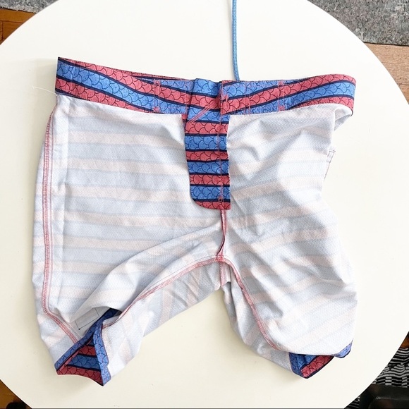 Vineyard Vines Men’s 9” Angler Stripe Board Shorts Waist 32 New - Picture 11 of 11